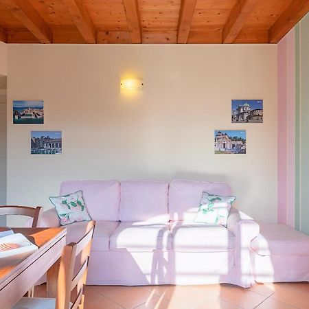 Borgo Del Torchio Apartments By Wonderful Italy Manerba del Garda Ngoại thất bức ảnh