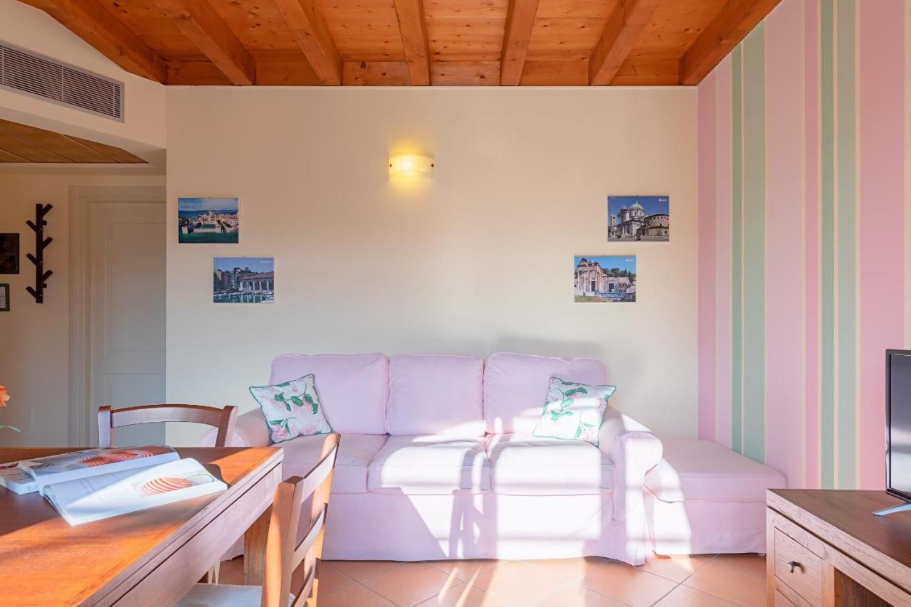 Borgo Del Torchio Apartments By Wonderful Italy Manerba del Garda Ngoại thất bức ảnh