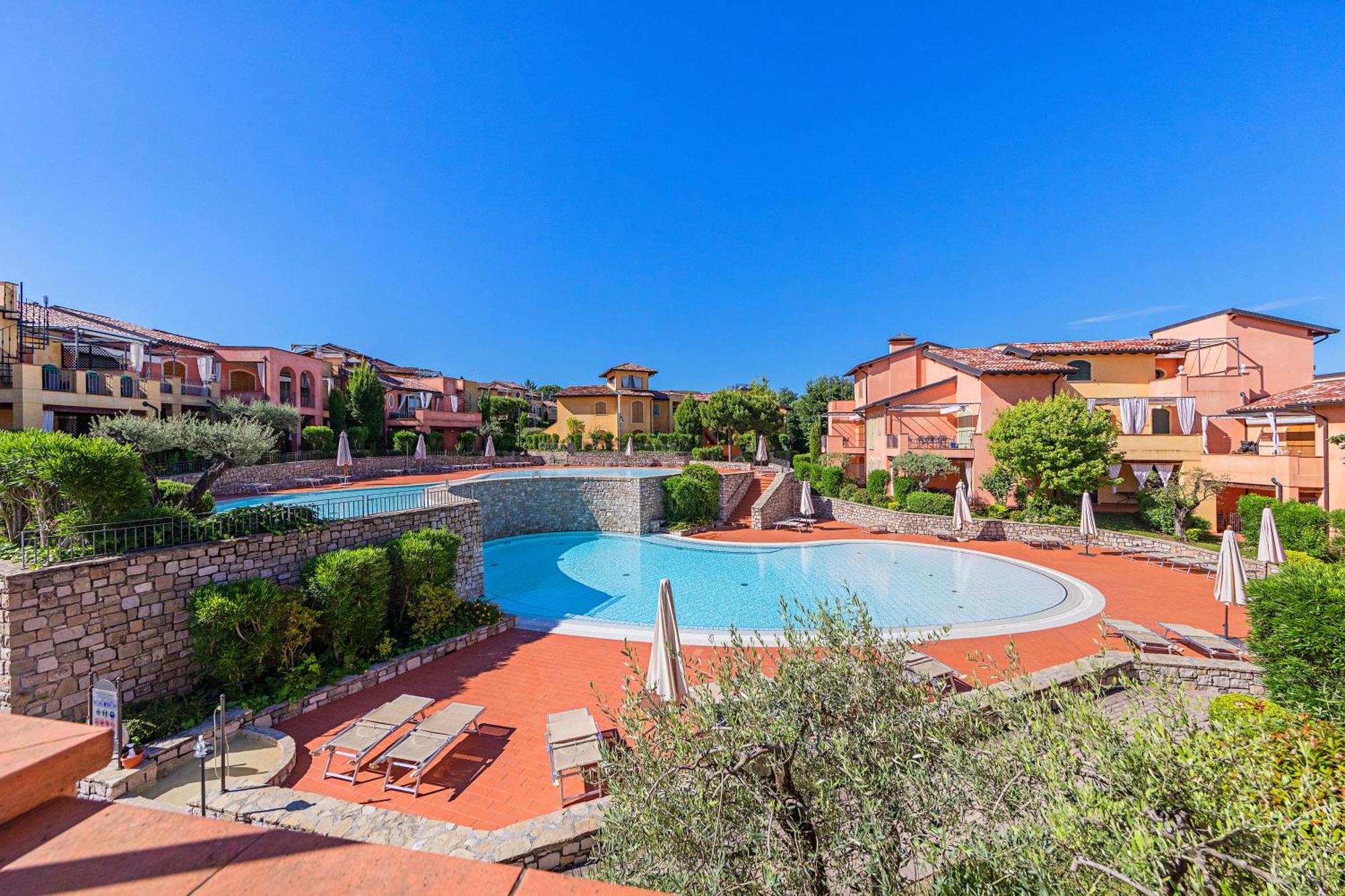 Borgo Del Torchio Apartments By Wonderful Italy Manerba del Garda Ngoại thất bức ảnh