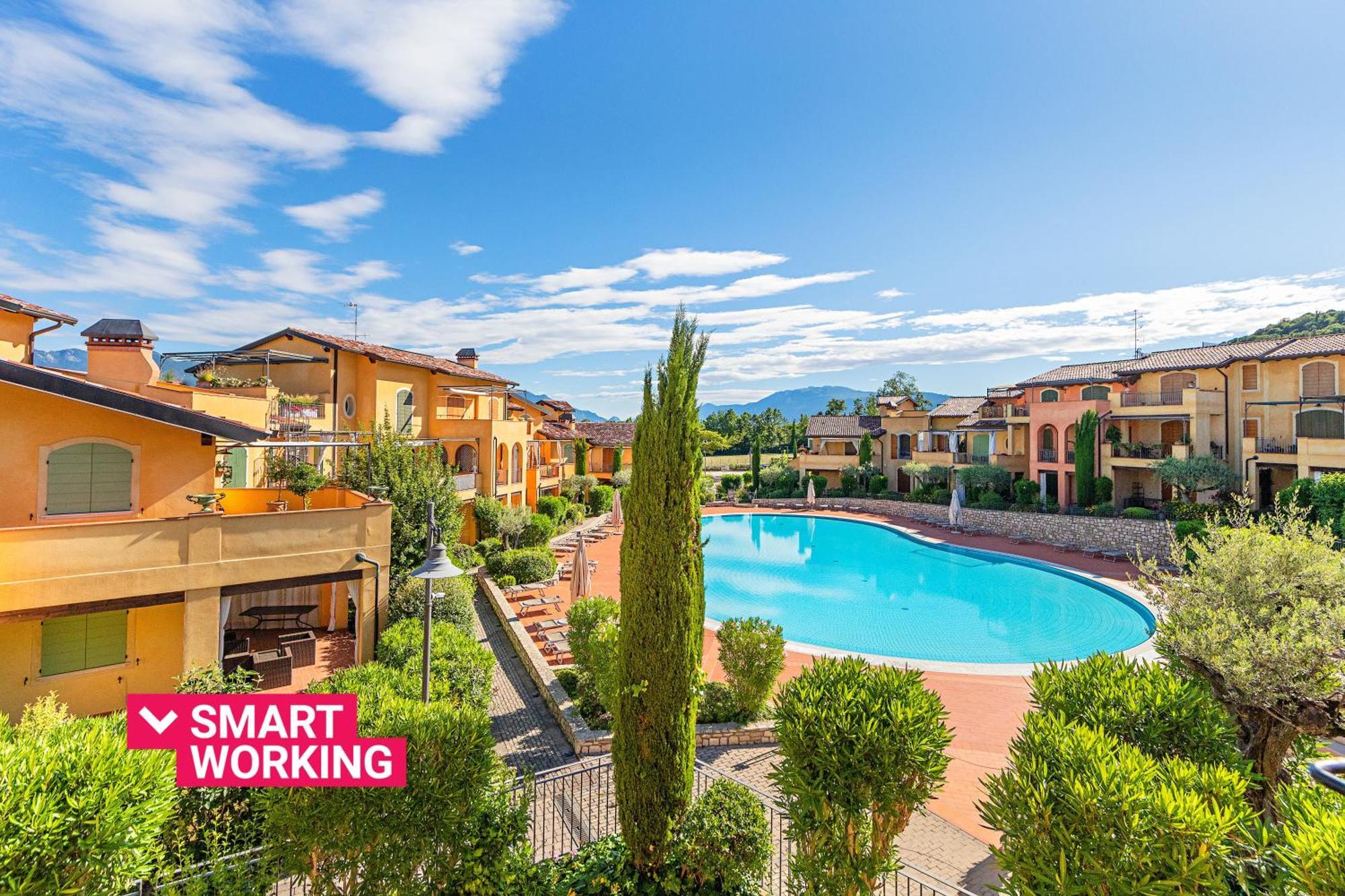 Borgo Del Torchio Apartments By Wonderful Italy Manerba del Garda Ngoại thất bức ảnh