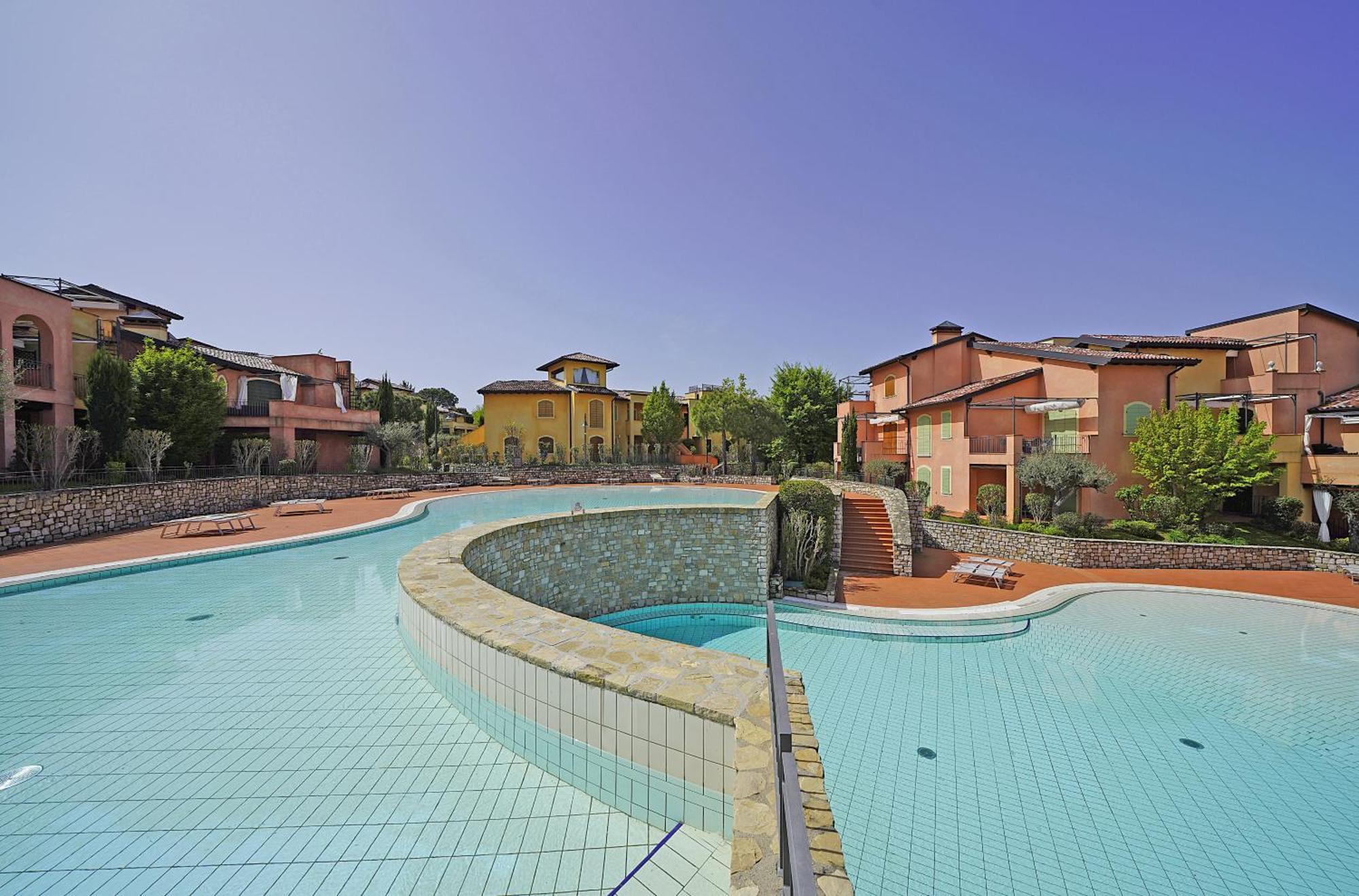 Borgo Del Torchio Apartments By Wonderful Italy Manerba del Garda Ngoại thất bức ảnh