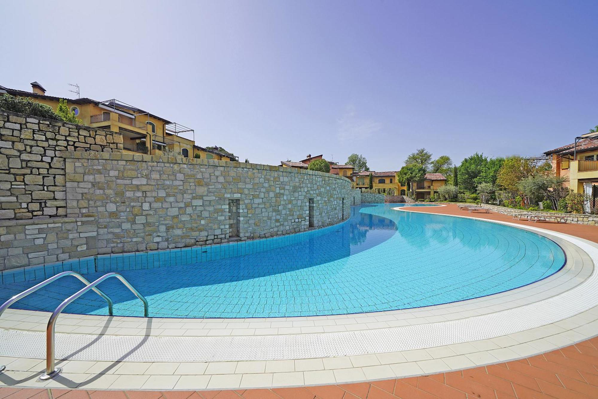 Borgo Del Torchio Apartments By Wonderful Italy Manerba del Garda Ngoại thất bức ảnh