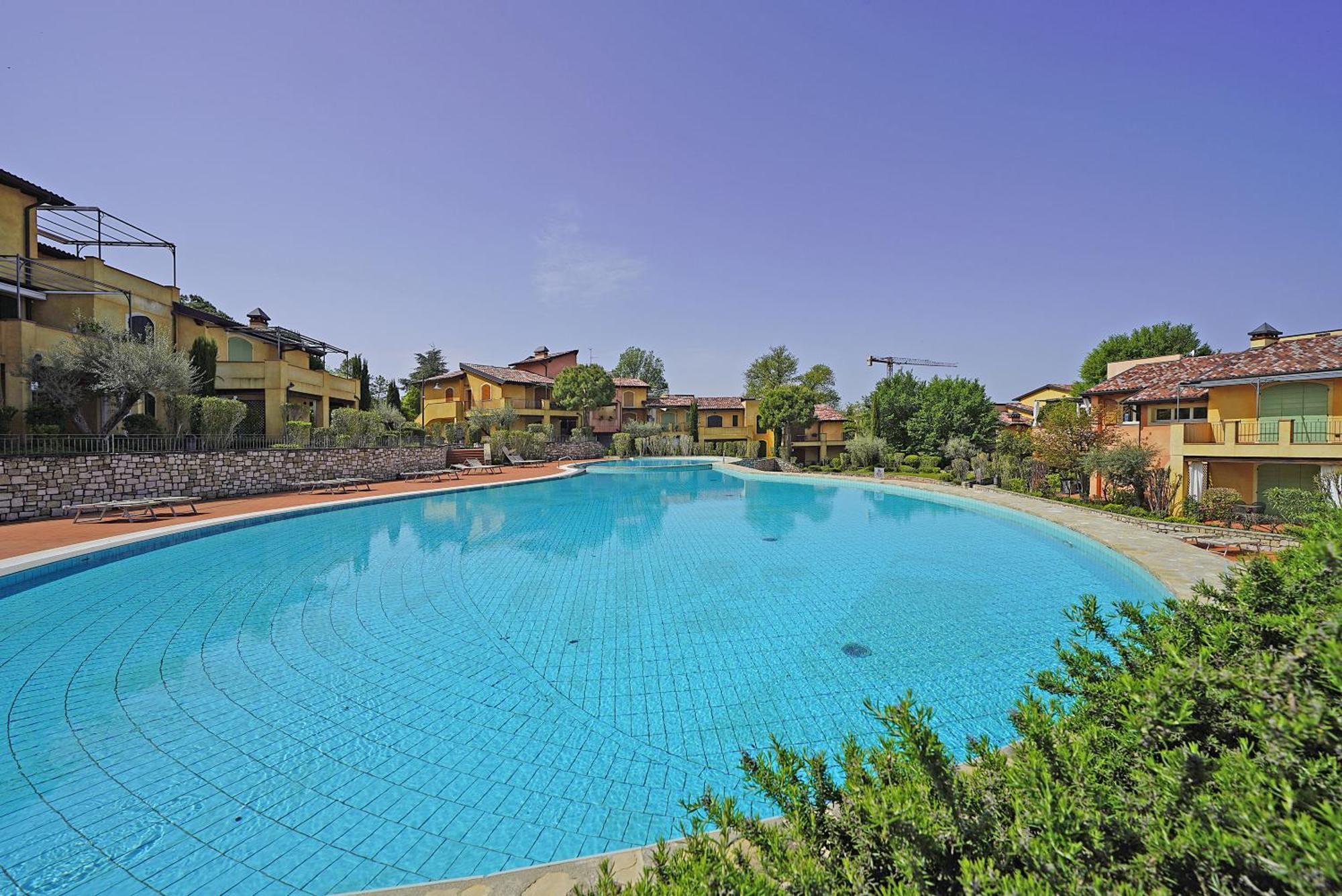 Borgo Del Torchio Apartments By Wonderful Italy Manerba del Garda Ngoại thất bức ảnh